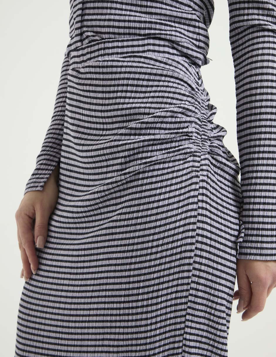 Falda crop a la cintura 7