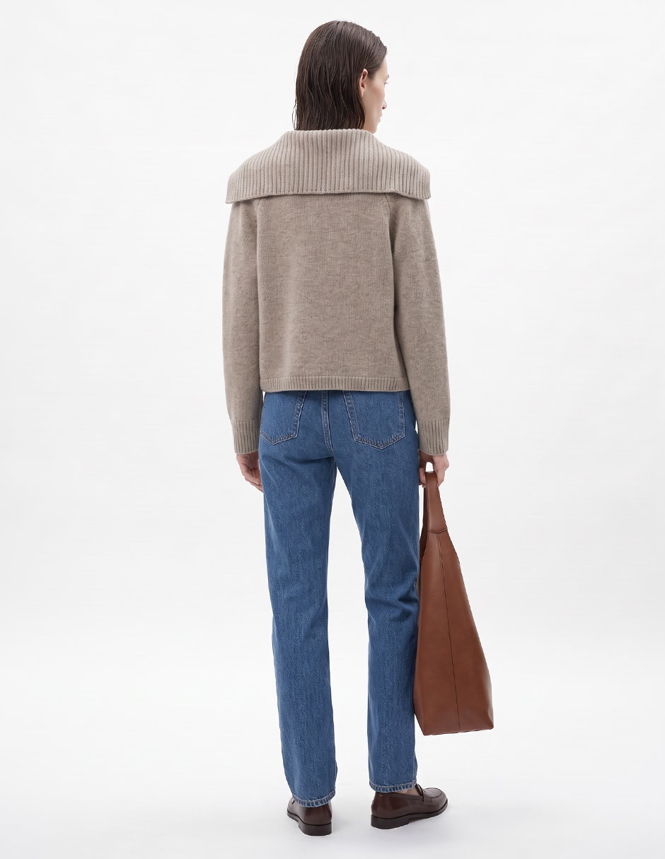 Suéter cuello V para mujer 4