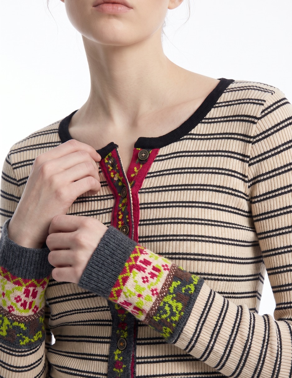 Playera manga larga cuello henley para mujer 3