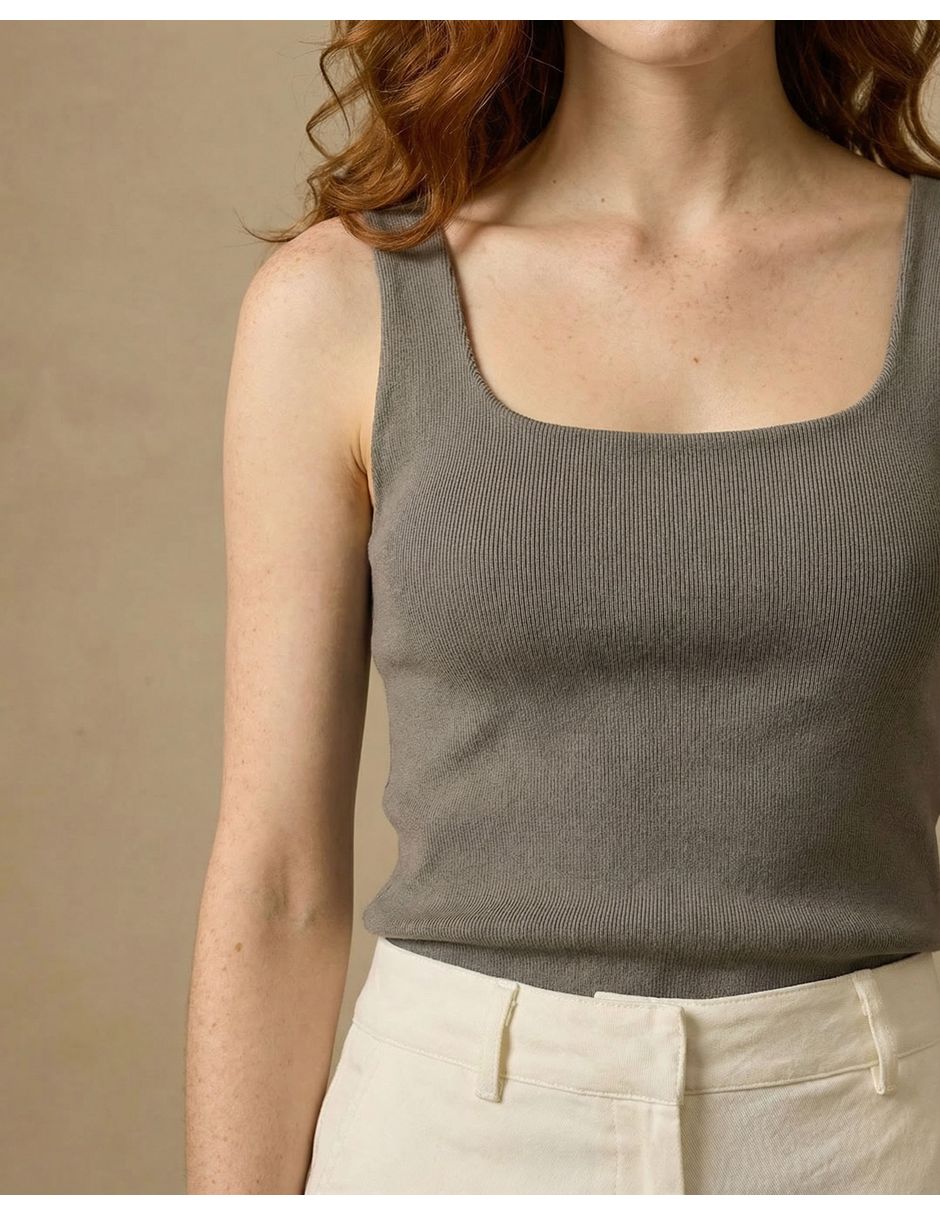 Top cuello (si aplica) Cuadrado escote (si aplica) Cuadrado tirante (si aplica) Sin tirantes