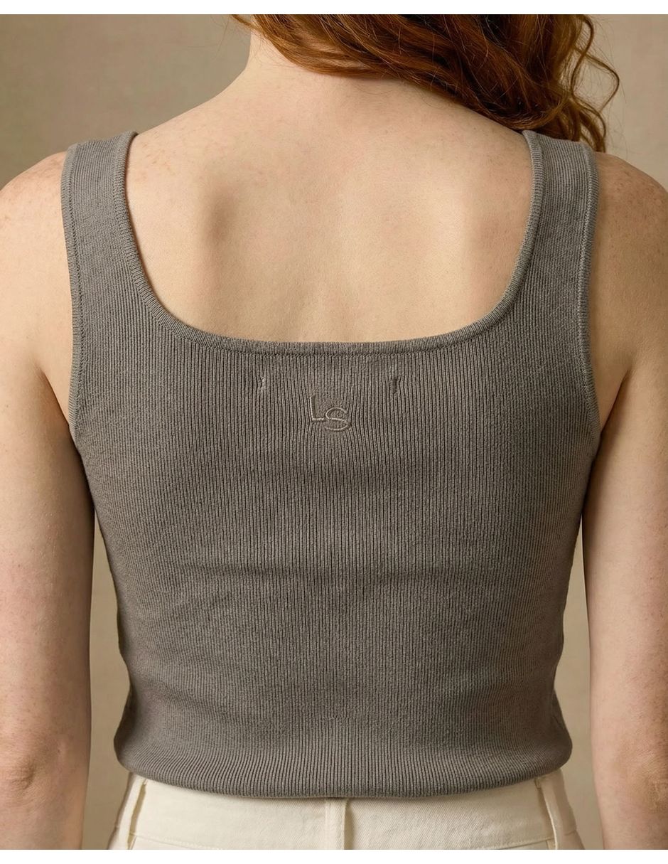 Top cuello (si aplica) Cuadrado escote (si aplica) Cuadrado tirante (si aplica) Sin tirantes