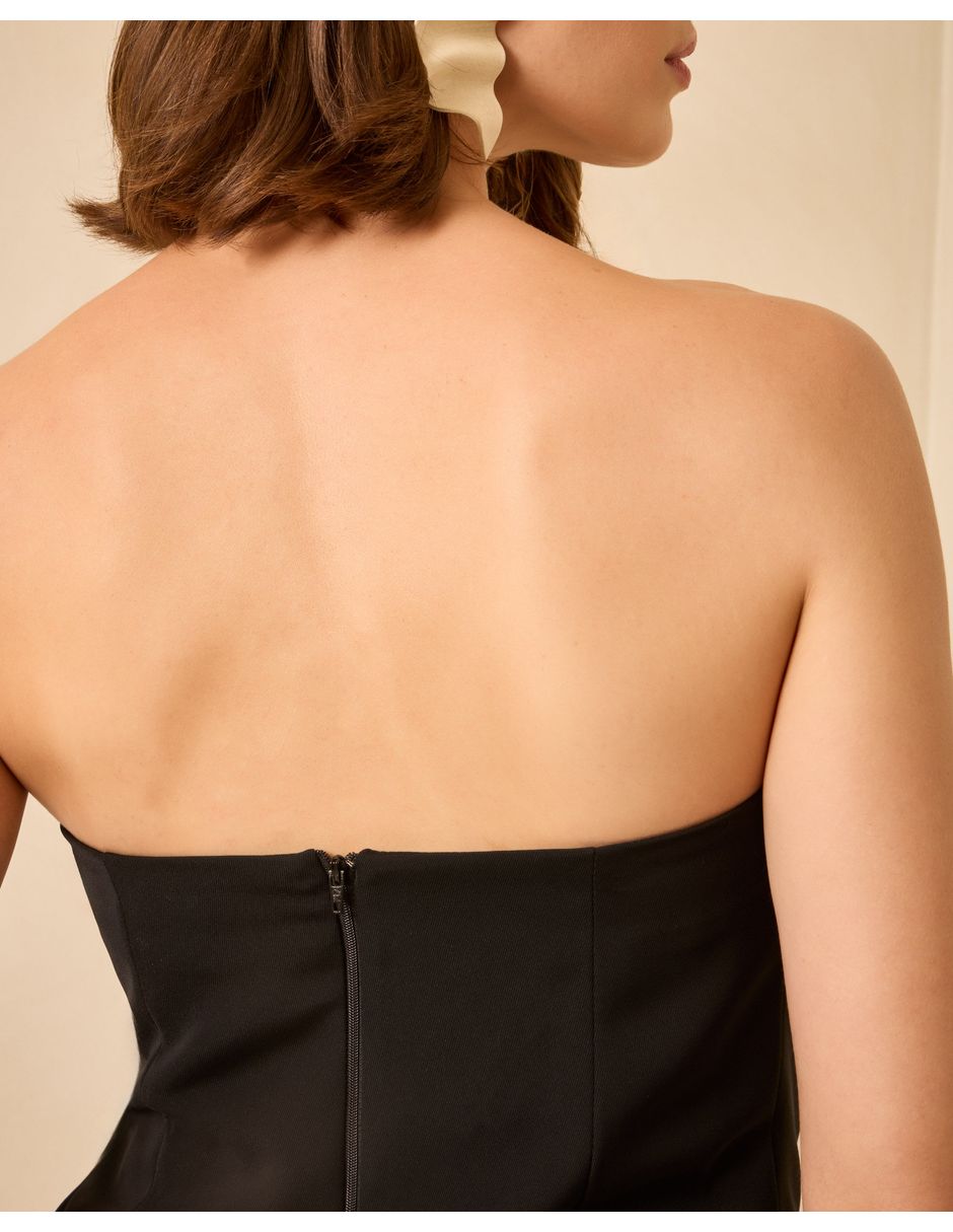 Top cuello (si aplica) Sin cuello escote (si aplica) Sin escote tirante (si aplica) Sin tirantes